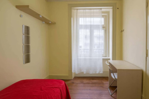 Quarto com cama de solteiro em apartamento com 7 quartos - FLAT SALDANHA 3D - SALDANHA 31D