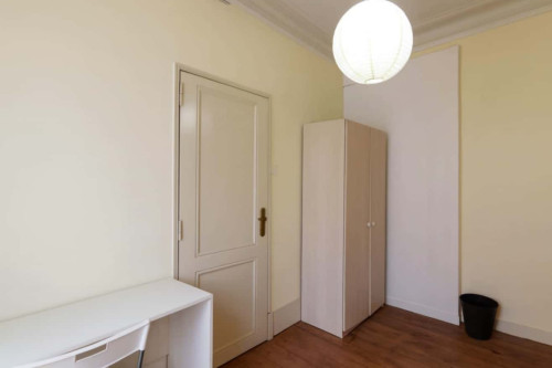 Quarto com cama de solteiro em apartamento com 7 quartos - FLAT SALDANHA 3D - SALDANHA 31D - Gallery - 5