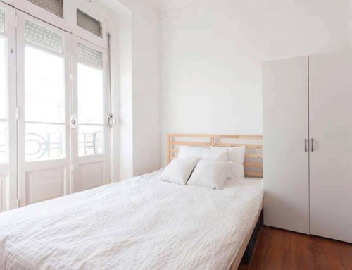 Quarto com cama de casal, com varanda, em apartamento com 6 quartos - FLAT K - K3