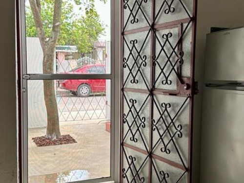 Cómoda estancia en casa de artistas - Gallery - 9