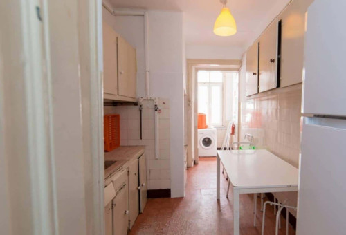 Quarto com cama de solteiro em apartamento com 8 quartos - FLAT E - SALDANHA 57E - Gallery - 13