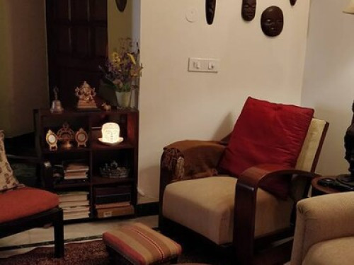 Cozy and Close to IGI Airport