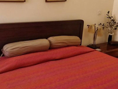 Cozy and Close to IGI Airport - Gallery - 11