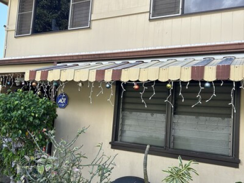 Close to Waikiki beach, language sc  - Gallery -  5