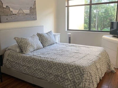 Lovely Bedroom.Great views!