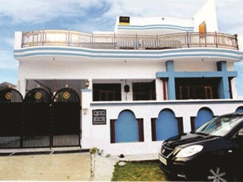 UNA Homestay UNA House