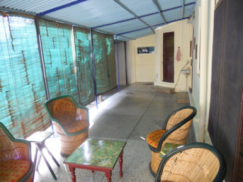 Lovely room in a historic bungalow!