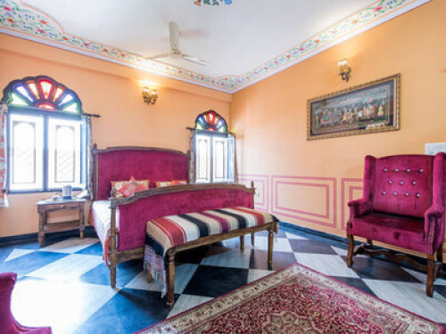 A Regal Home in the Pink city!