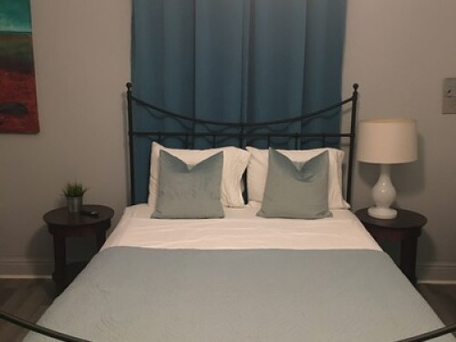 The Guest Room - Gallery - 14