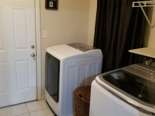 Cheerful Room for rent