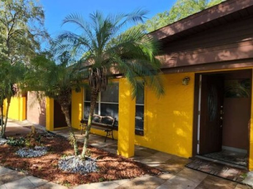 Cheerful Room for rent