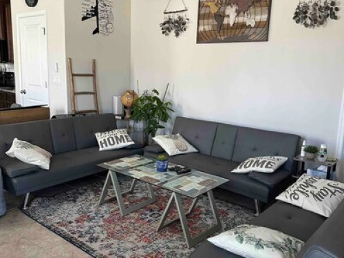 Private 2 rooms in a house with a p