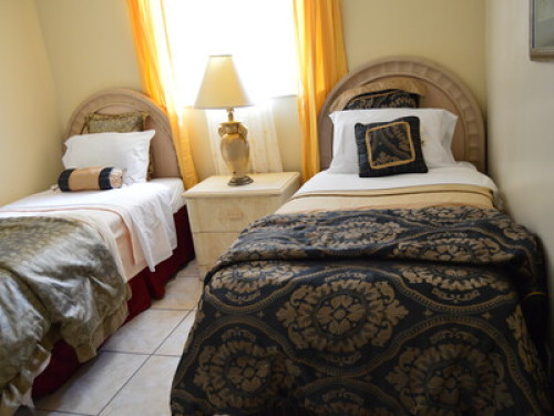 *Beautiful/Spacious 3bedroom house* - Gallery - 10