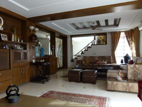 5 Star home on Golf Course Road