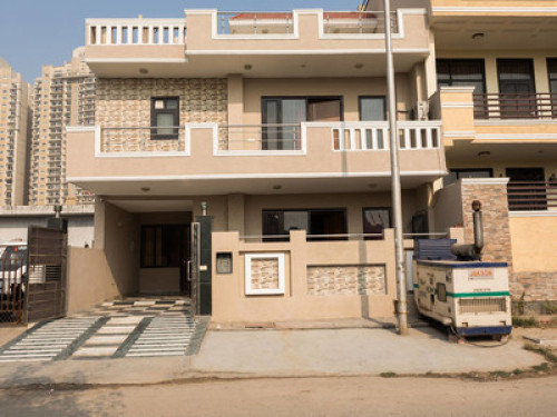 Celestial Homestay with WIFI AC