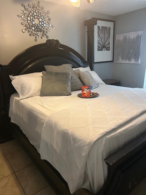 Bedroom (Full Room) - 1
