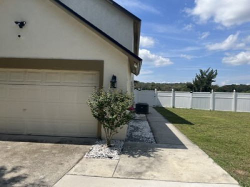 1 Bedroom and shared Bathroom 