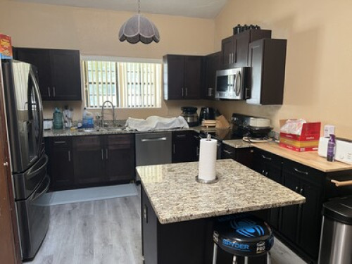 1 Bedroom and shared Bathroom  - Gallery - 8