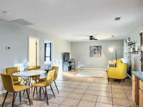 Quiet 2 Bd on 4 Acres, City Close