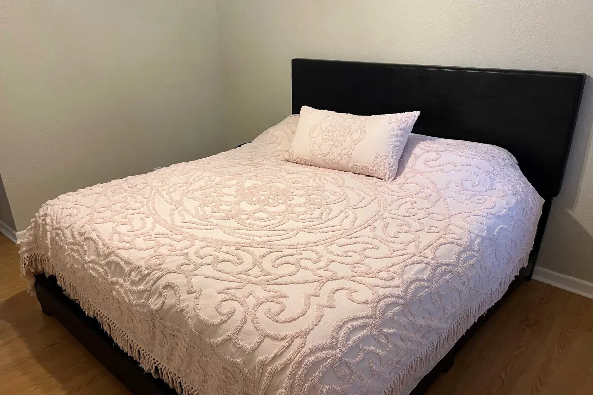  Bedroom 2(Single Bed)  -  Quiet 2 Bd on 4 Acres, City Close  - Gallery -  1