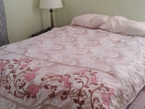 I have 1 room avable,WiFi,laundry 