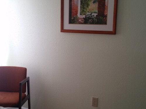 I have 1 room avable,WiFi,laundry 