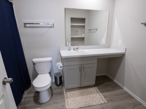 Modern New Home, Close to Airports