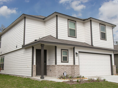 Modern New Home, Close to Airports