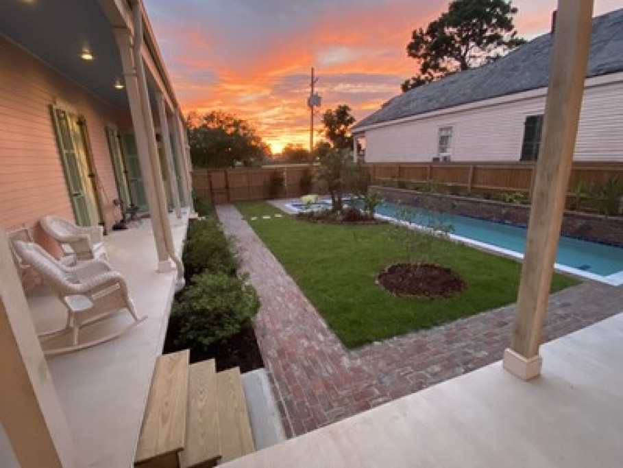 Holy Cross Guest Suite pool & jacuz