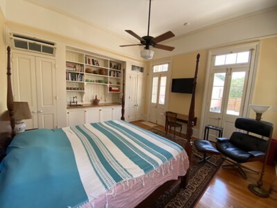 Holy Cross Guest Suite pool & jacuz