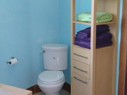 EnSuite in Charming Eco-Round Home - Gallery - 17