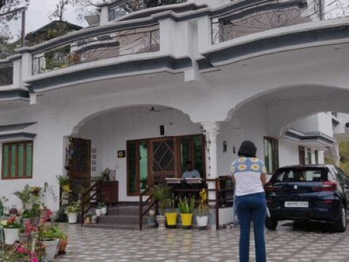 Chilled out family in Dehradun, Ind - Gallery - 13