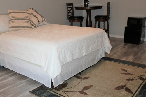 Large Private Master Suite - Gallery - 5