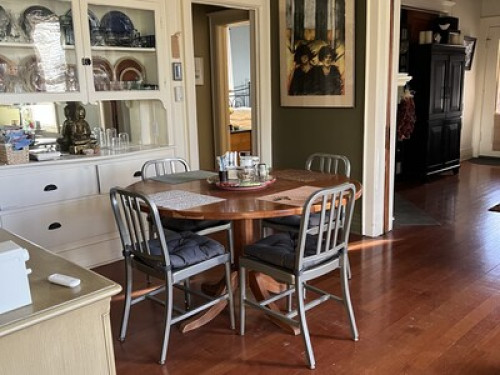 1907 Bungalow, lots of space & priv