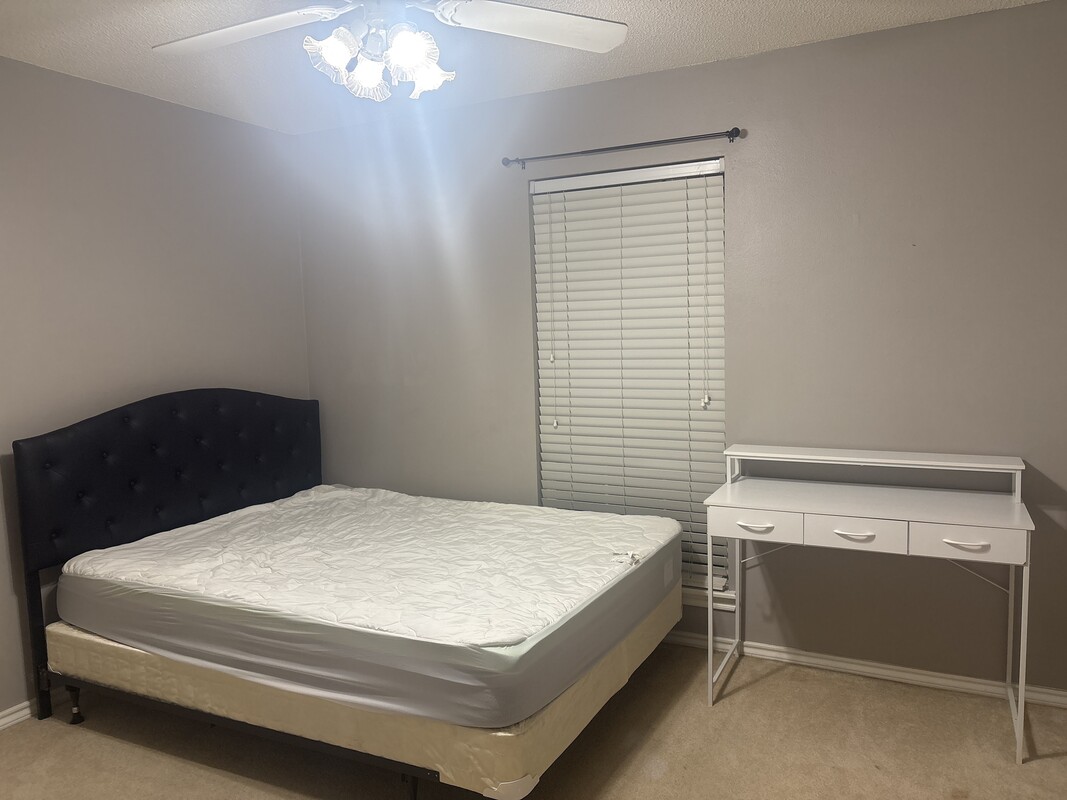  The Crain's Comfy Room(Full Room)  -  Crain Clan in Texas  - Gallery -  1