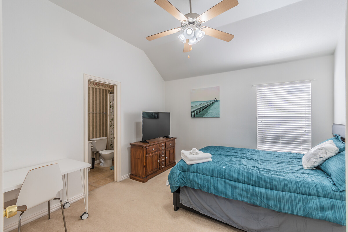  Exclusive Private Room 2(Single Bed)  -  Executive Home near Downtown Dallas  - Gallery -  1