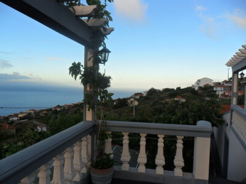 entertaining family and friend  - Gallery -  4