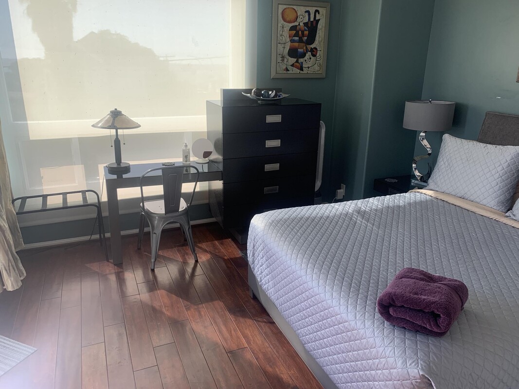  Balcony Room(Single Bed)  -  Balcony Room Central San Diego  - Gallery -  1