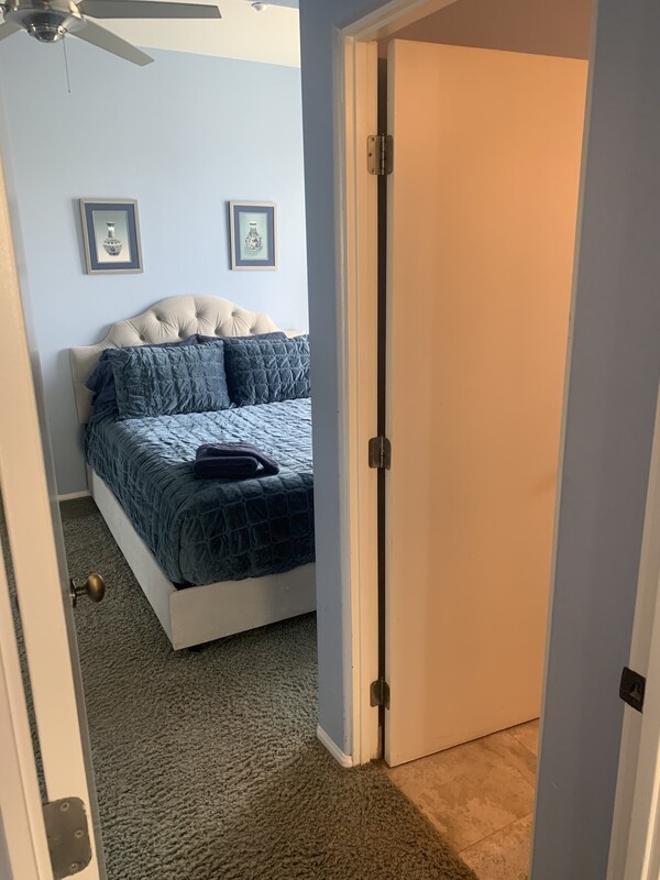  Privacy Suite(Full Room)  -  Balcony Room Central San Diego  - Gallery -  1