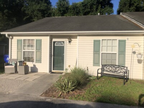 6 miles to downtown or beach!