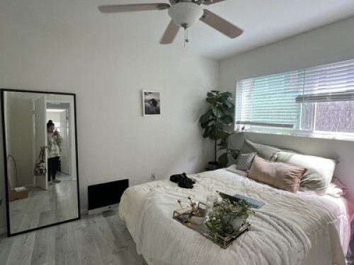 Ocean Beach 1 BR-blocks from beach!