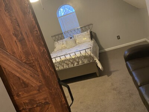 room - Gallery - 8