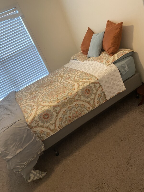 Upstairs On Left Room With Closet(Full Room) - 1