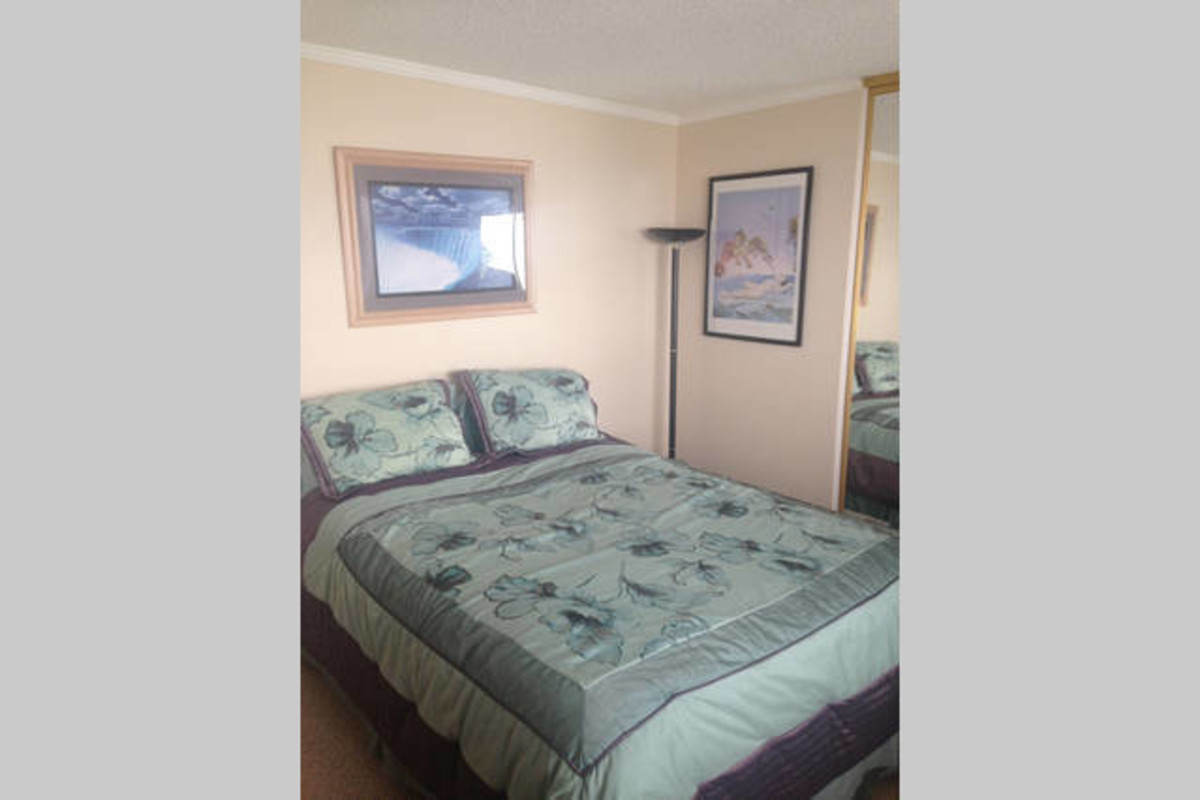 Bedroom No. 1(Full Room)  -  GREAT location, NICE Neighborhood,   - Gallery -  1