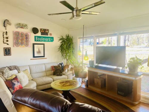 A Westend Beatnik's Bungalow! - Gallery - 9
