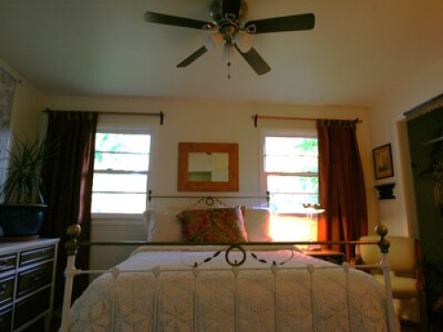 A Westend Beatnik's Bungalow! - Gallery - 11