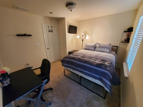 Peaceful townhouse 15 mins from dow