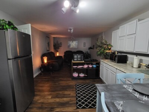 Adorable spacious Basement apt.