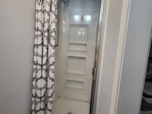 Adorable spacious Basement apt.