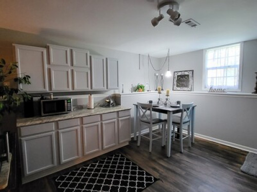 Adorable spacious Basement apt.